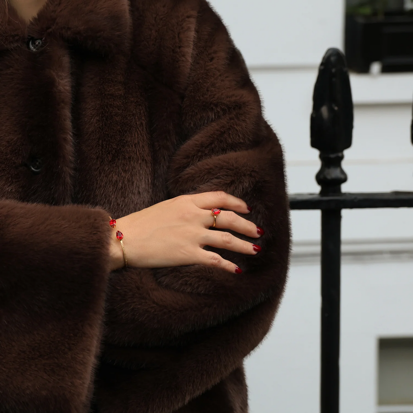 Petite Drop Bracelet Gold, light siam