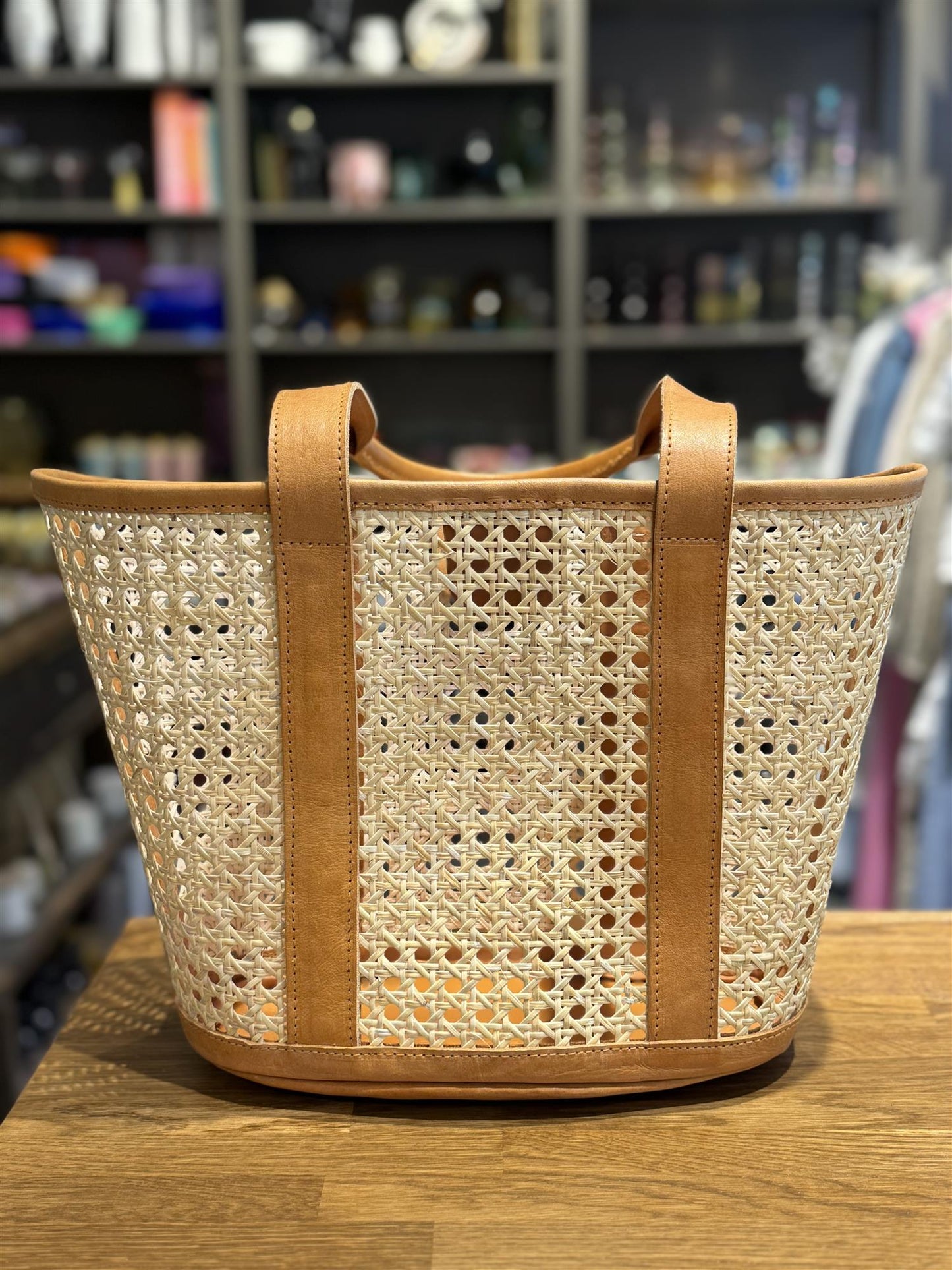 Rottingveske med skinndetaljer, cognac