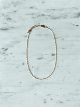 Load image into Gallery viewer, Simple Gold Necklace