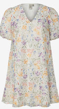 Load image into Gallery viewer, Yasleanna Dress, show, star white/flowers