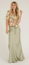 Load image into Gallery viewer, Fuchsia Blouse sand/yellow