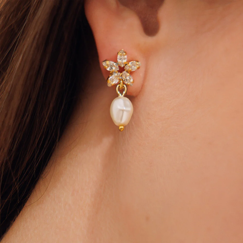Emmy Earrings, gold, pearl/crystal