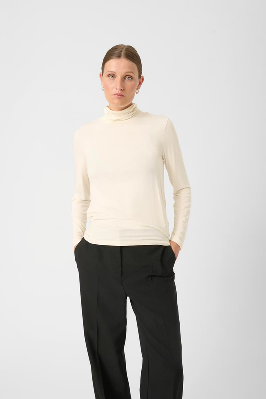 Hanadi Rollneck, whisper white