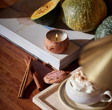 Load image into Gallery viewer, Mini Tin Candle 25h, spiced pumpkin latte