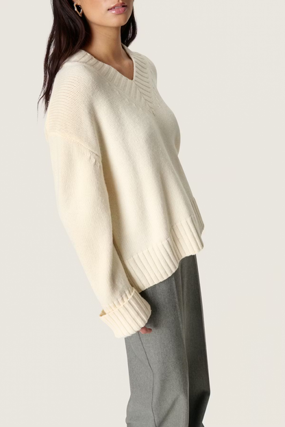 Moline V-Neck Pullover, whisper white