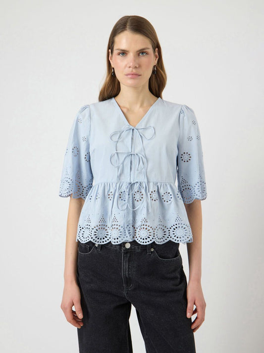 Yascornelia Tie Top, skyway