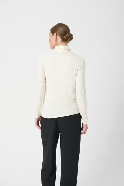 Hanadi Rollneck, whisper white