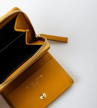 Load image into Gallery viewer, Ysane Saffiano small wallet, yellow