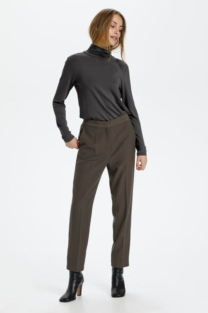 Hanadi Rollneck, black