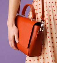 Load image into Gallery viewer, Cecilia Noted Crossbody, peach