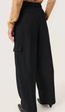 Load image into Gallery viewer, Shirley Cargo Pants, black