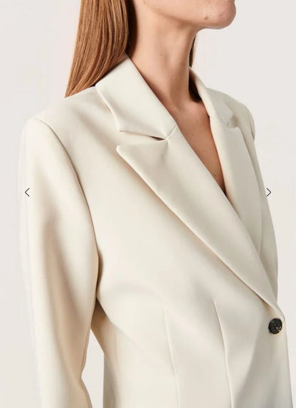 Corinne Fitted Blazer, sandshell