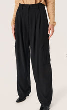 Load image into Gallery viewer, Shirley Cargo Pants, black