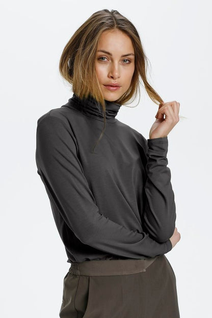 Hanadi Rollneck, black