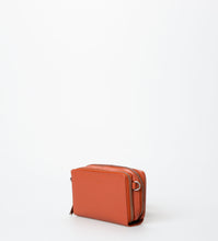 Load image into Gallery viewer, Elise Noted Crossbody, peach