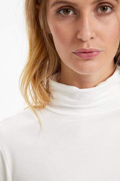 Hanadi Rollneck, antique white