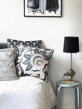 Load image into Gallery viewer, Table Lamp - Kiwi
